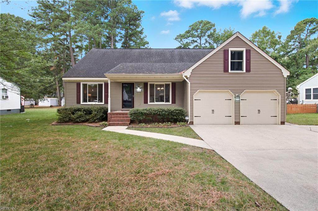 572 Akron Ave - Photo 1