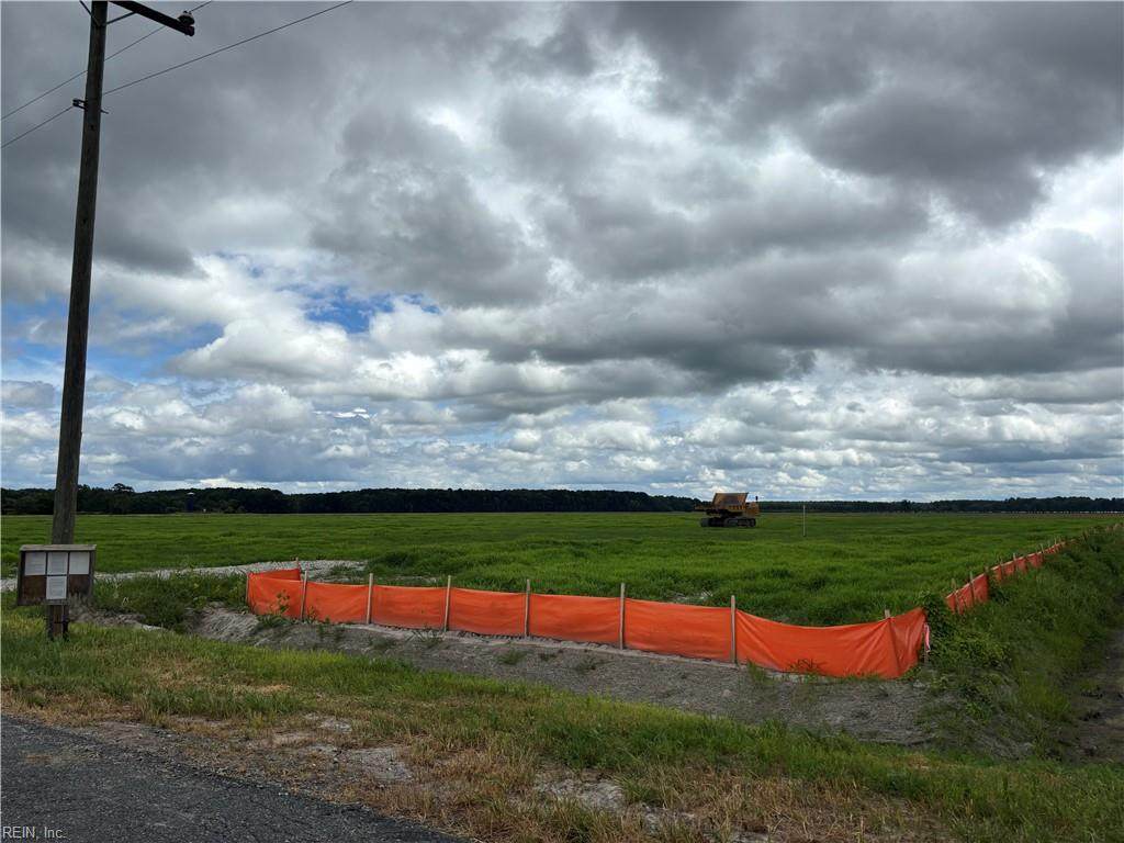 749 Bedford St - Photo 1