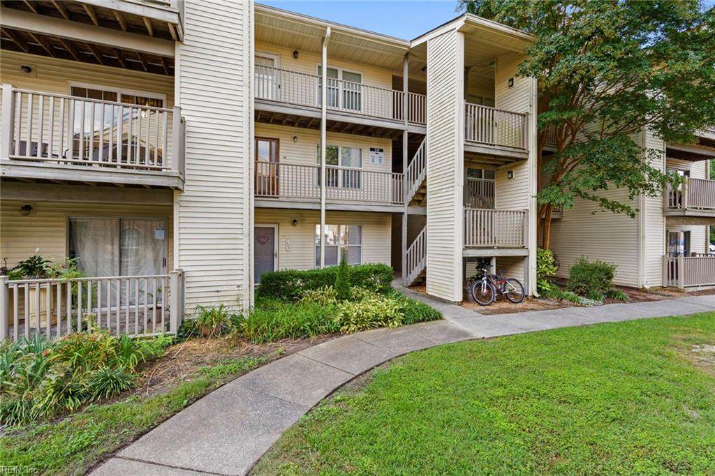 538 Pineland Cir - Photo 1