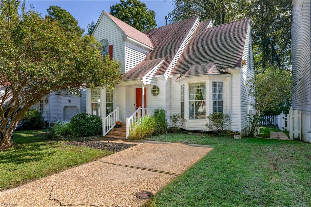 940 Pheasant Rn - Photo 1