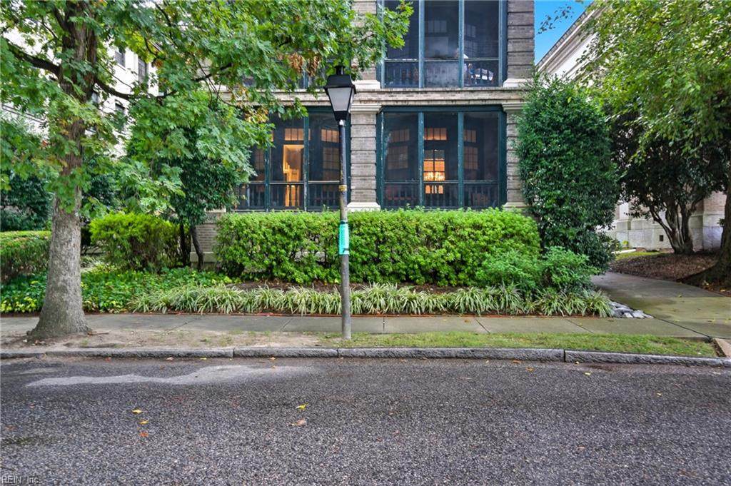 812 Stockley Gdns - Photo 1