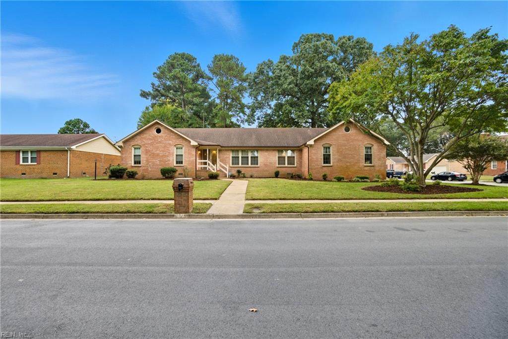 2145 Lloyd Dr - Photo 1