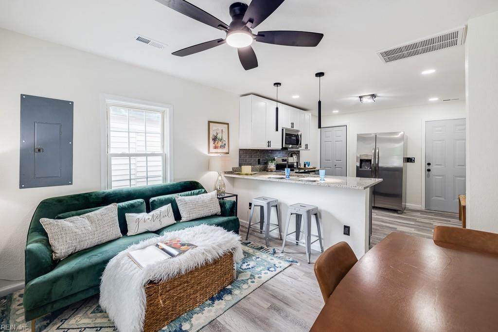 309 5th St - Photo 1