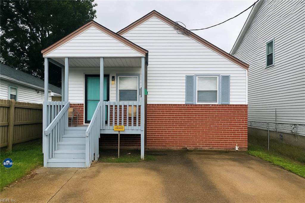 977 Avenue G - Photo 1