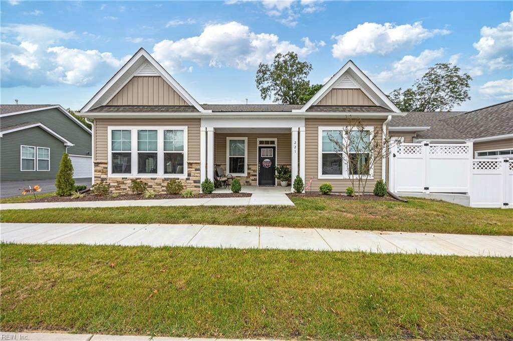 221 Richmond Ave - Photo 1