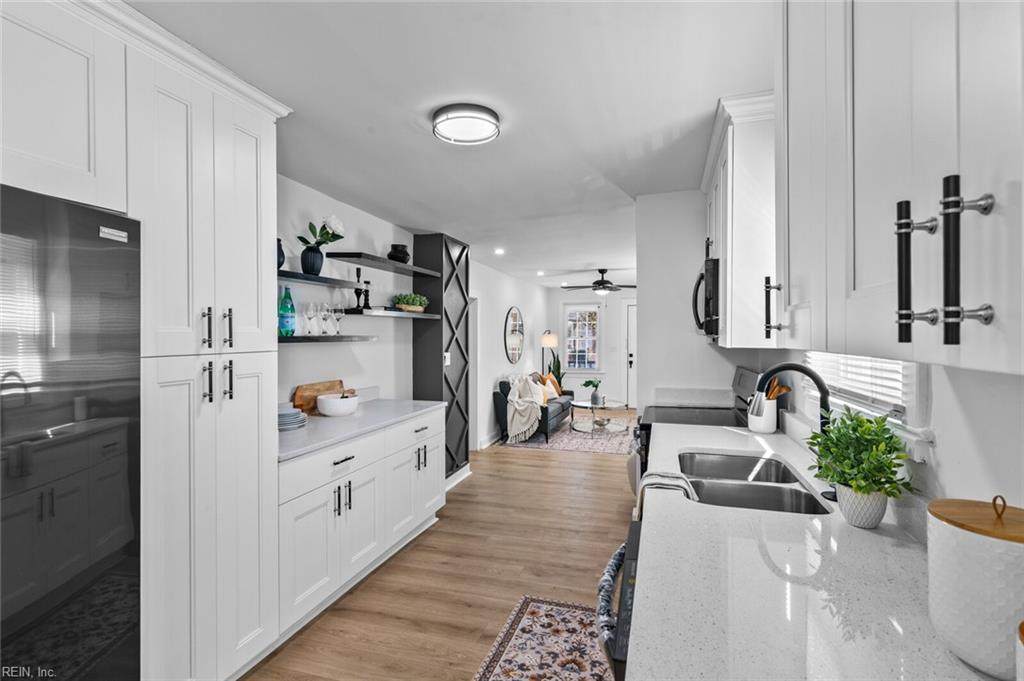 2207 Marshall Ave - Photo 1