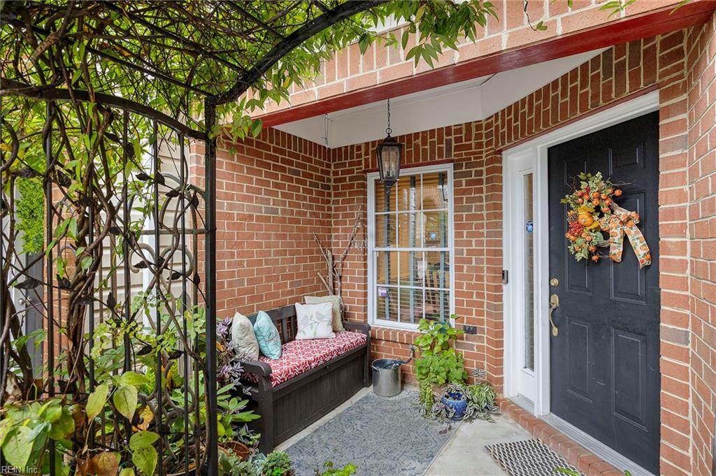 2656 Bracston Rd - Photo 1