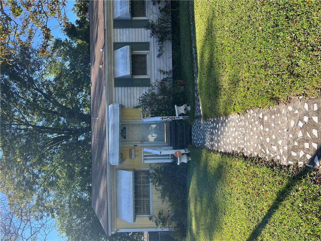 7021 University Dr - Photo 1
