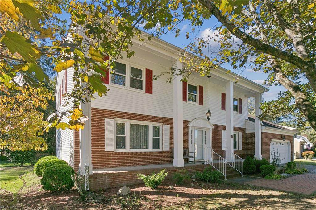 11 Carriage Hill Dr - Photo 1