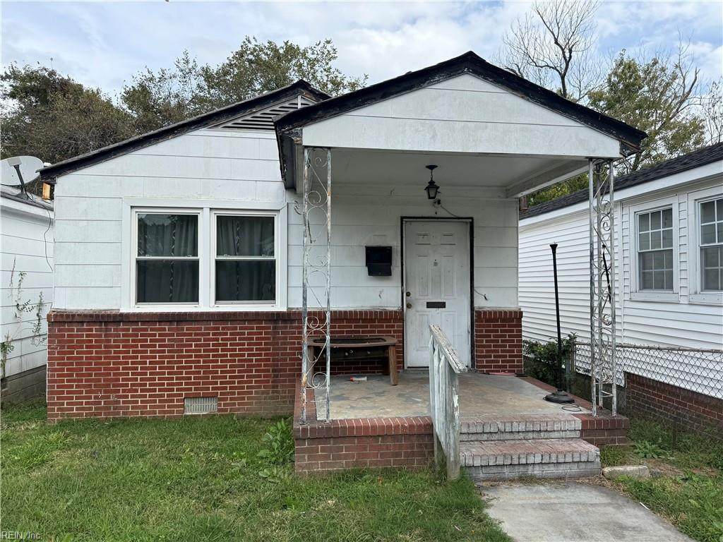 126 Ash Ave - Photo 1