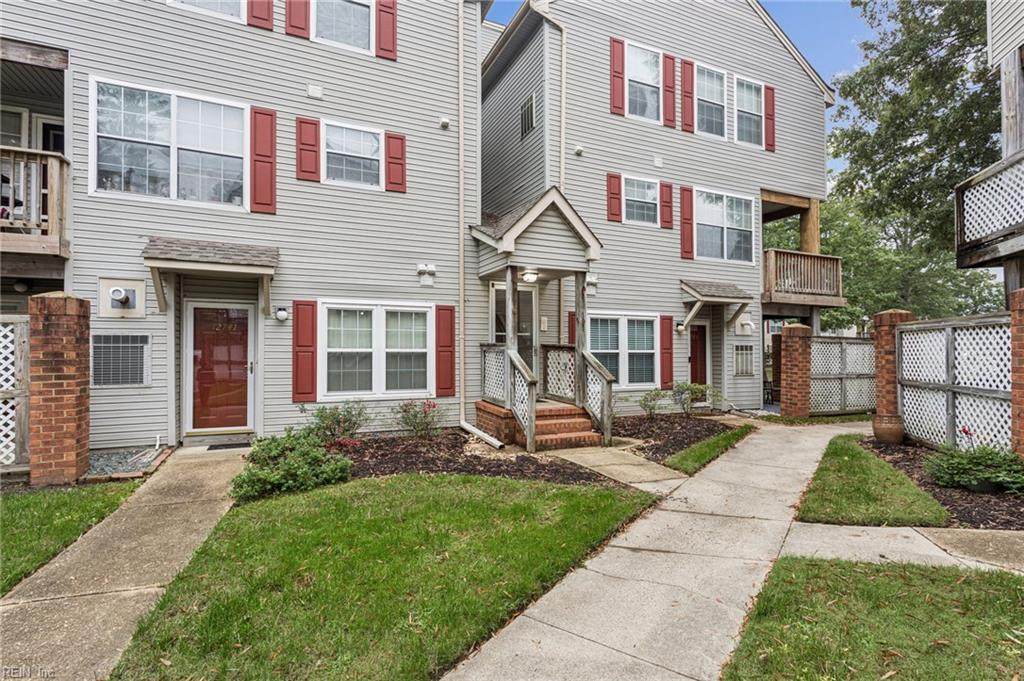 12747 Daybreak Cir - Photo 1