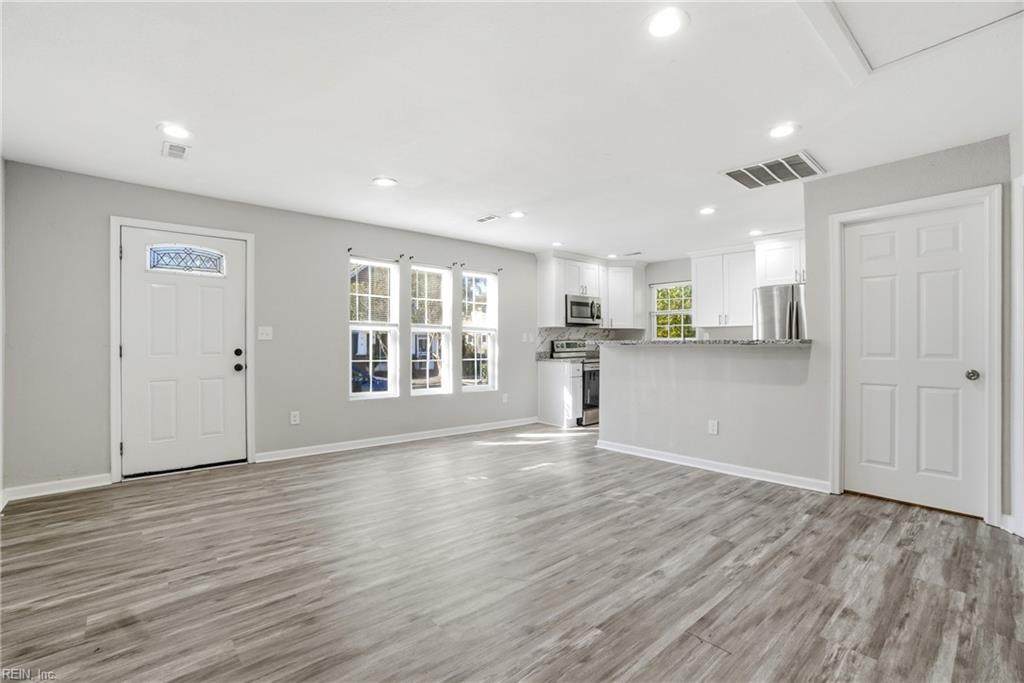 1032 Anderson St - Photo 1