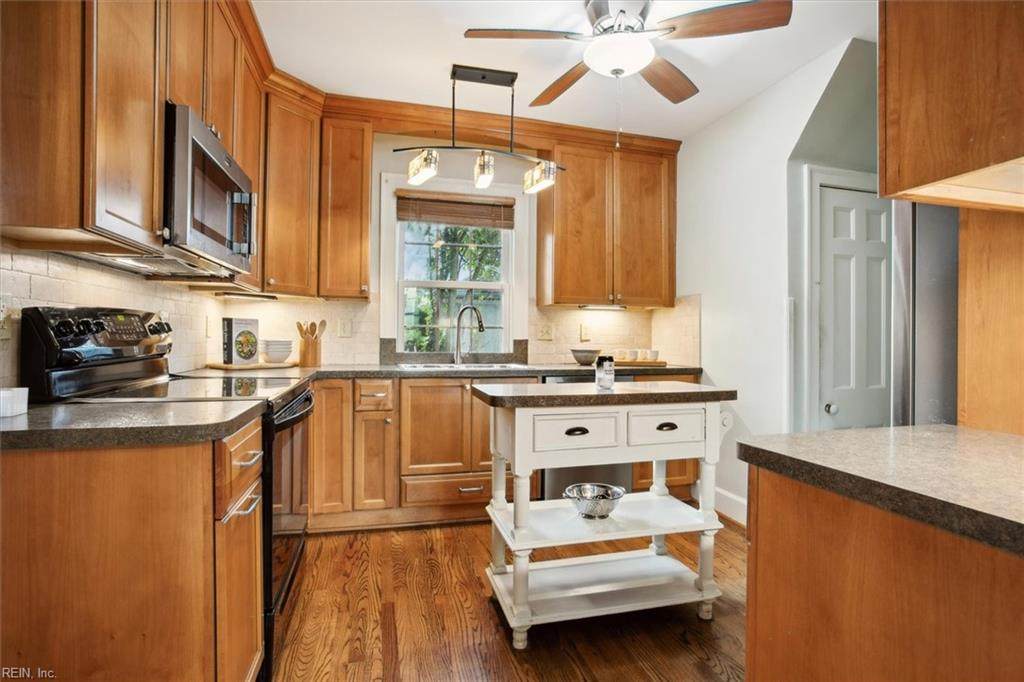 300 Ferguson Ave - Photo 1