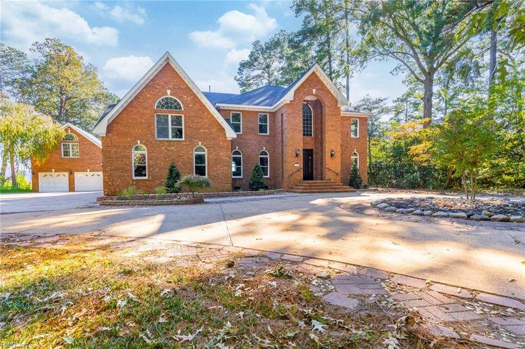 1700 Woodside Ln - Photo 1