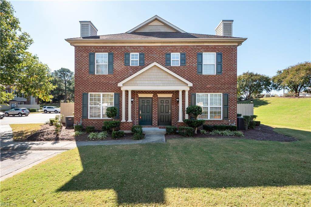 1017 Farrcroft Way - Photo 1