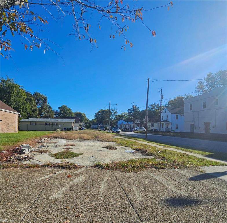 3200 Chestnut Ave - Photo 1