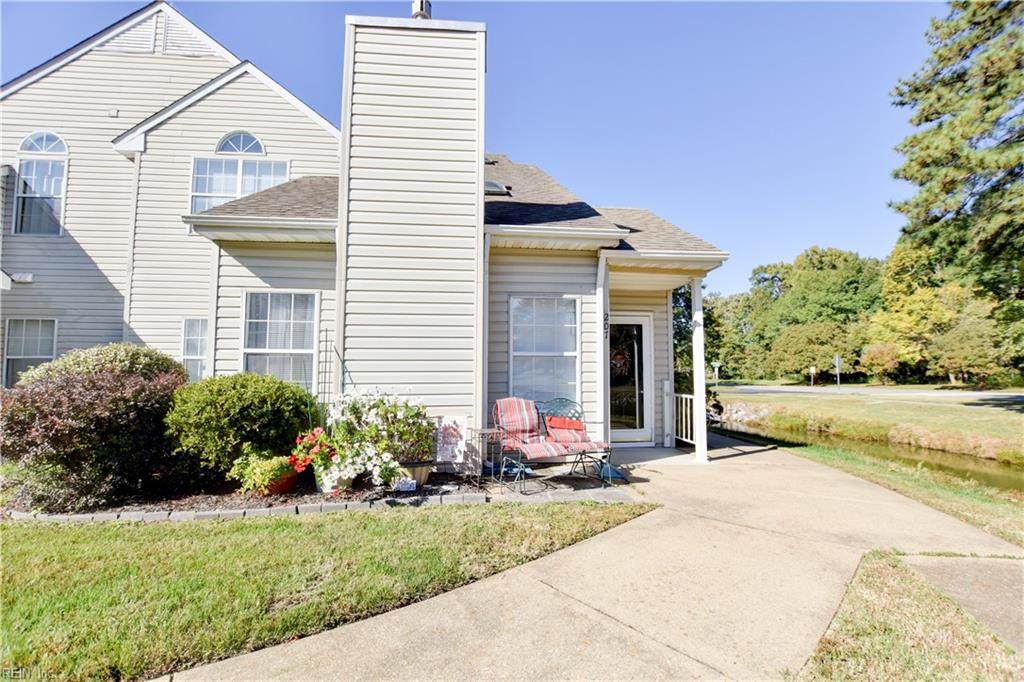 207 Andover Ct - Photo 1