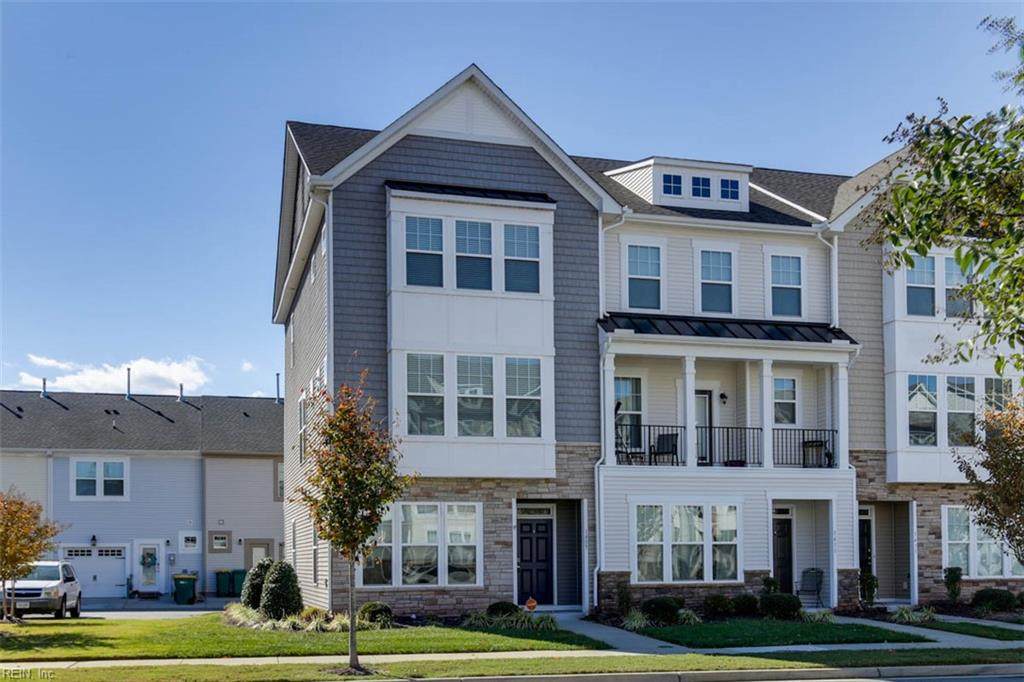 1409 Independence Blvd - Photo 1