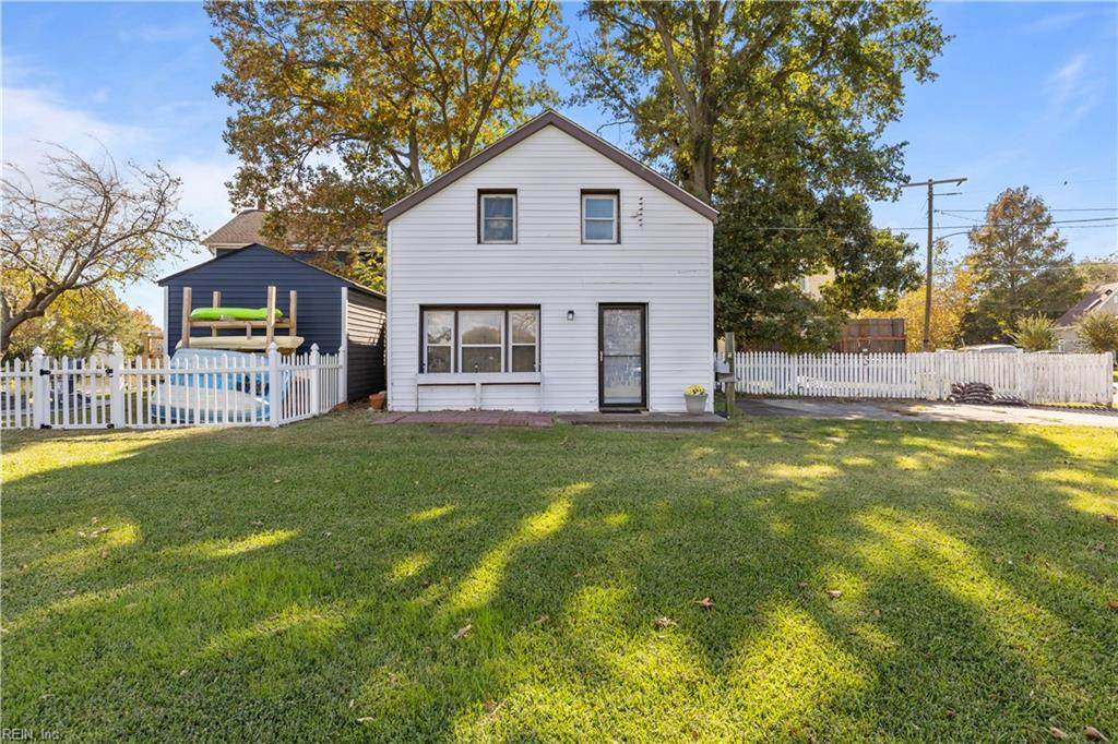 1628 Bradford Ter - Photo 1