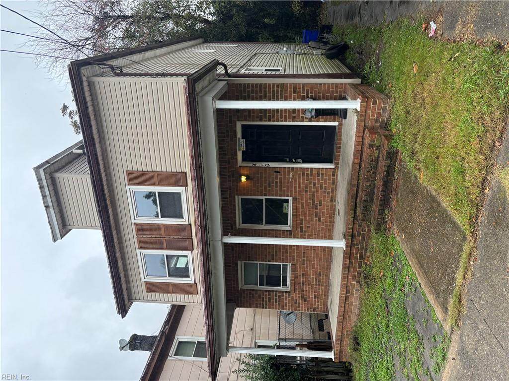 910 Fairfield St - Photo 1