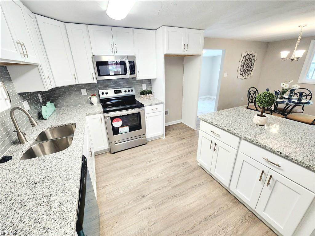 2025 Nickerson Blvd - Photo 1