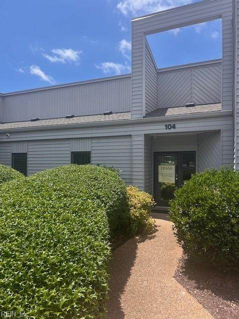 732 Thimble Shoals Blvd - Photo 1