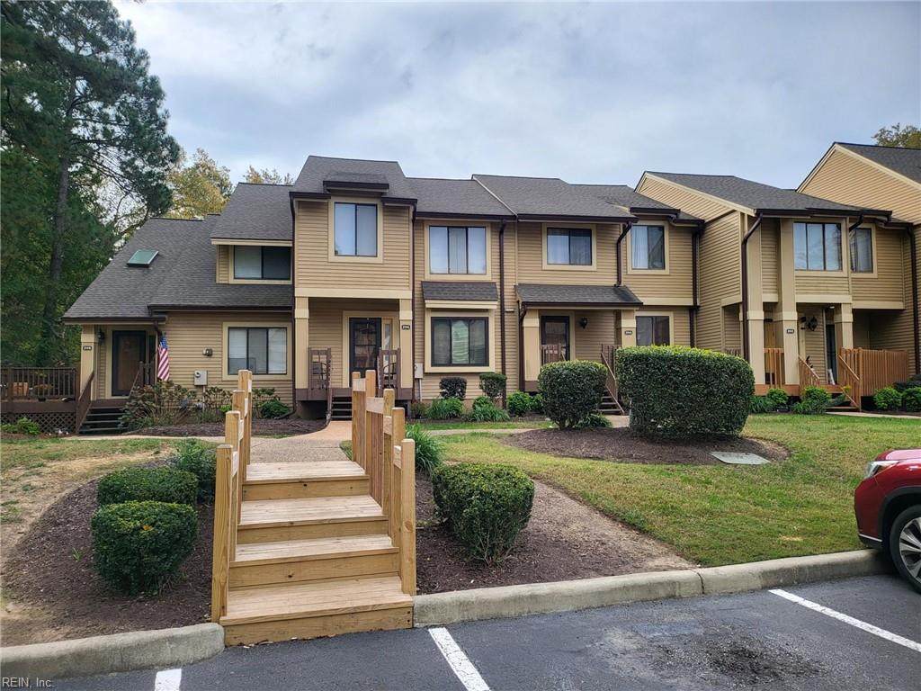 204 Bridgewater Dr - Photo 1