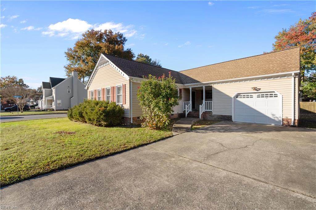 104 Michaels Woods Dr - Photo 1