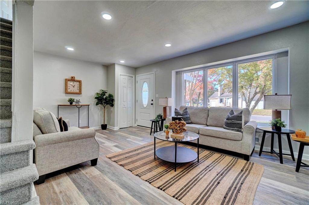 3140 Manatee Dr - Photo 1