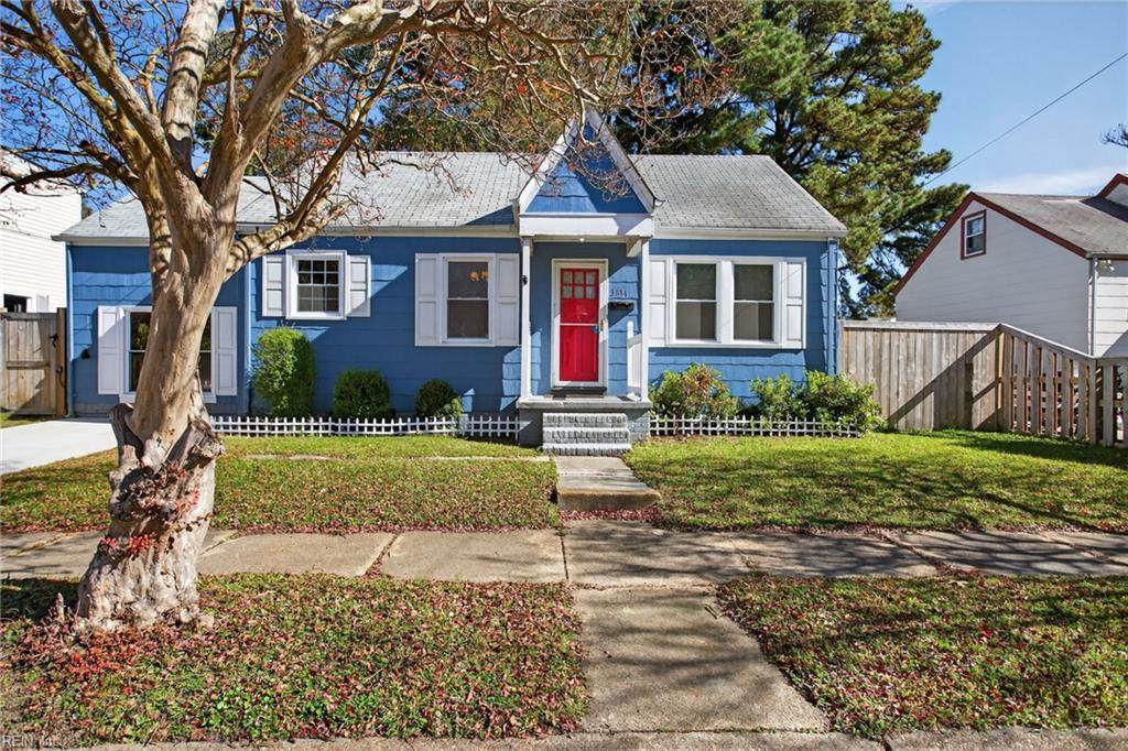 3814 Essex Cir - Photo 1