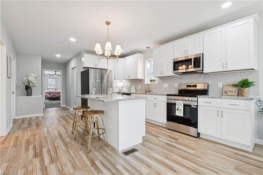 2523 Laguard Dr - Photo 1