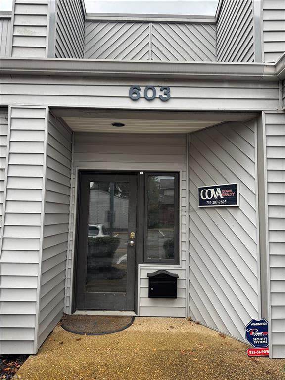 732 Thimble Shoals Blvd - Photo 1