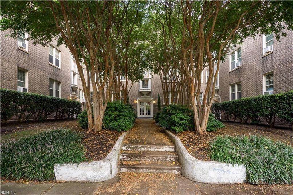 940 Gates Ave - Photo 1