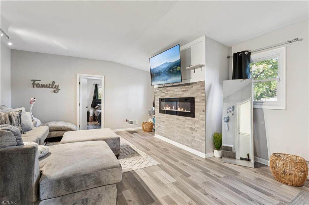 3725 Bosun Dr - Photo 1