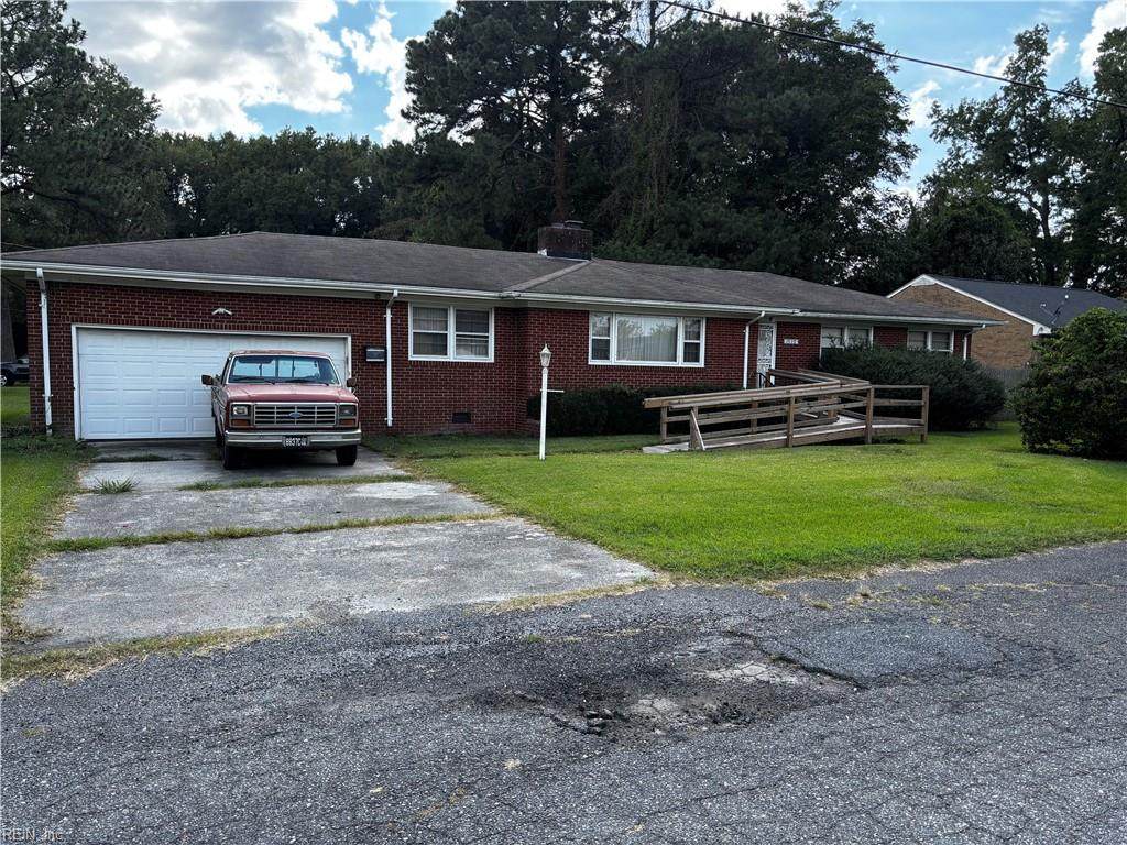 1510 Landsworth St - Photo 1