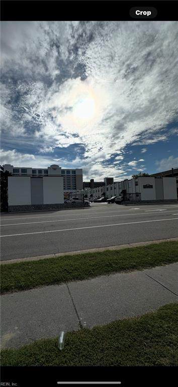 913 Pacific Ave - Photo 1