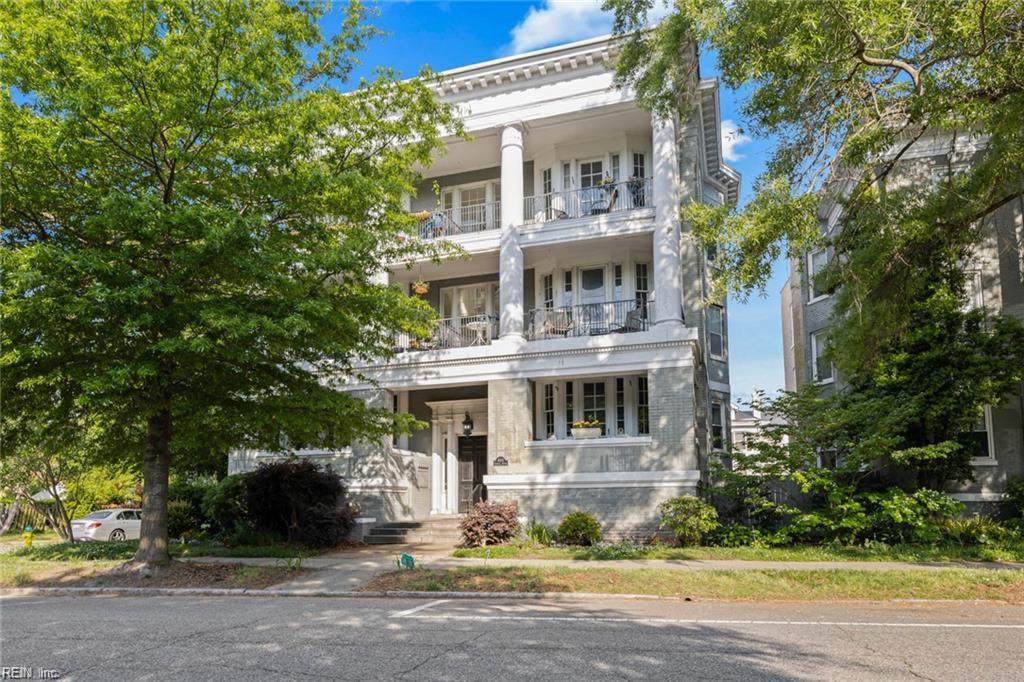 1005 Colonial Ave - Photo 1