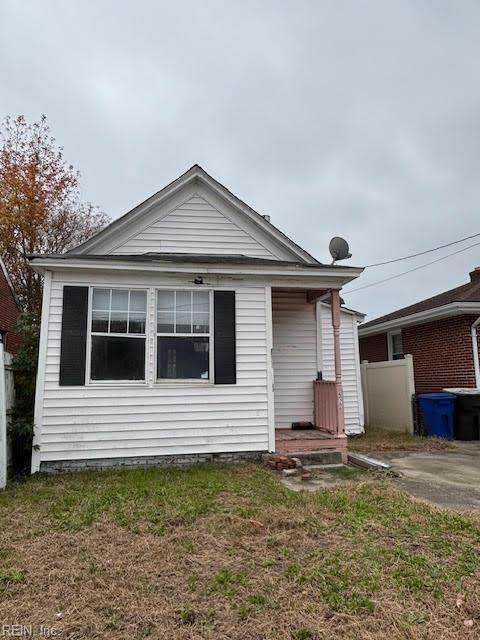 626 42nd St - Photo 1