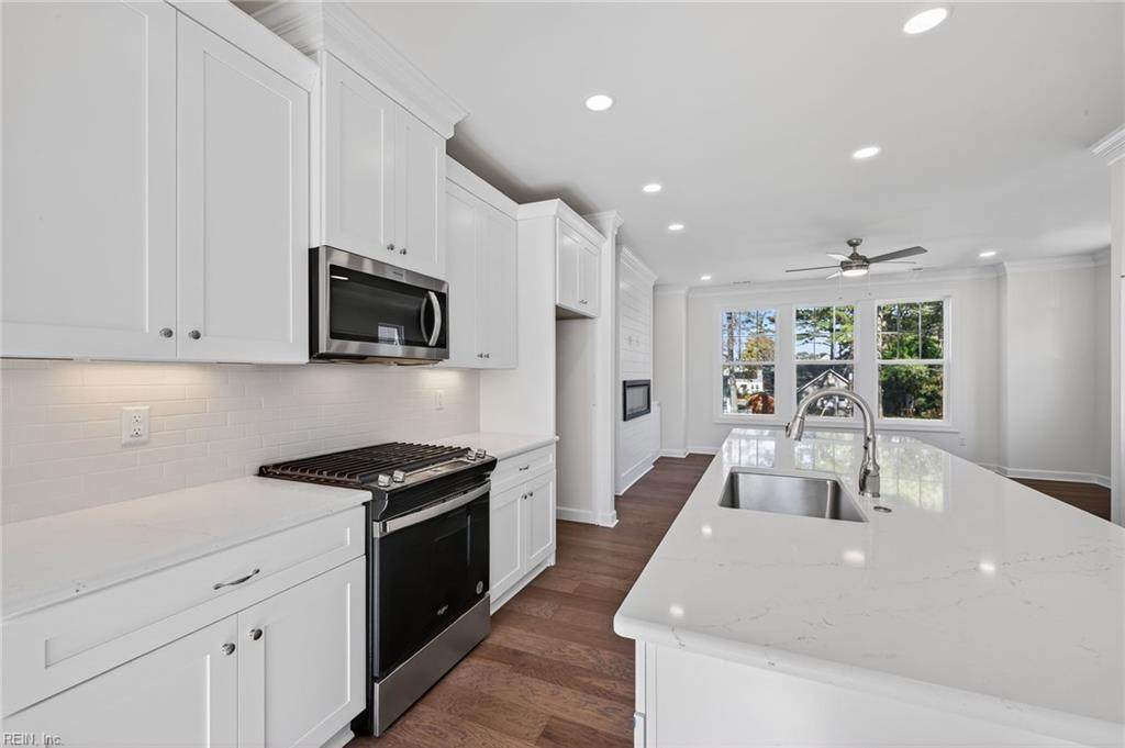 639 22nd St - Photo 1