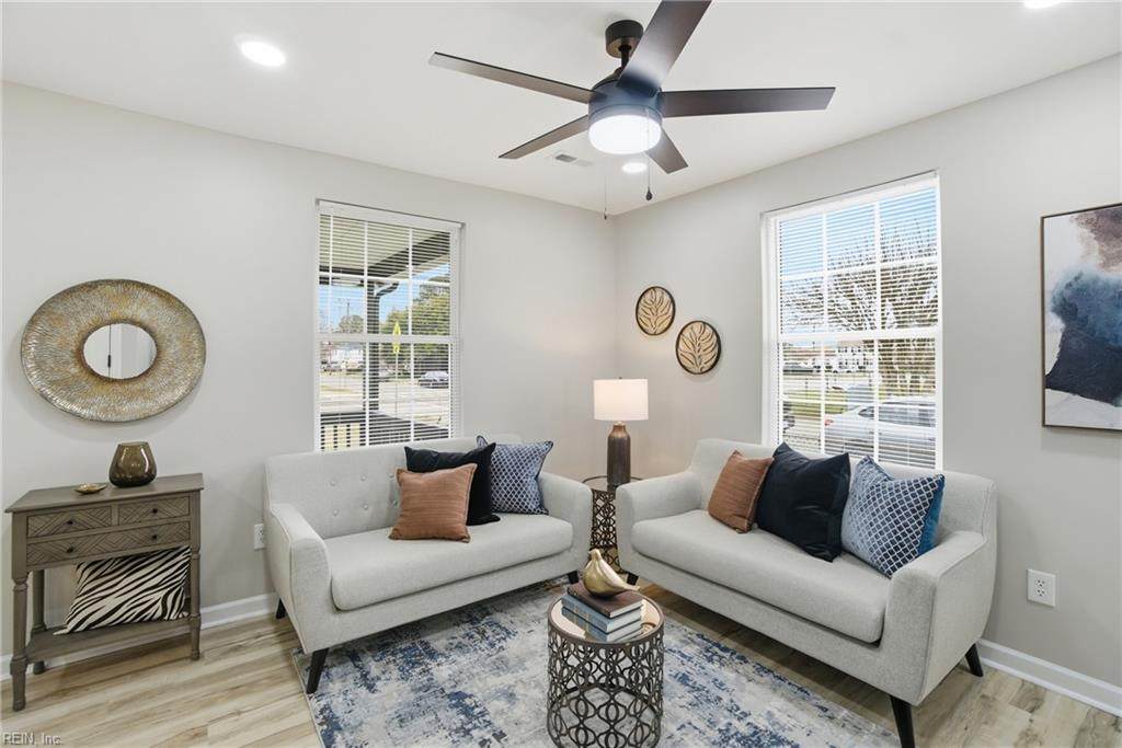 1701 Chestnut Ave - Photo 1