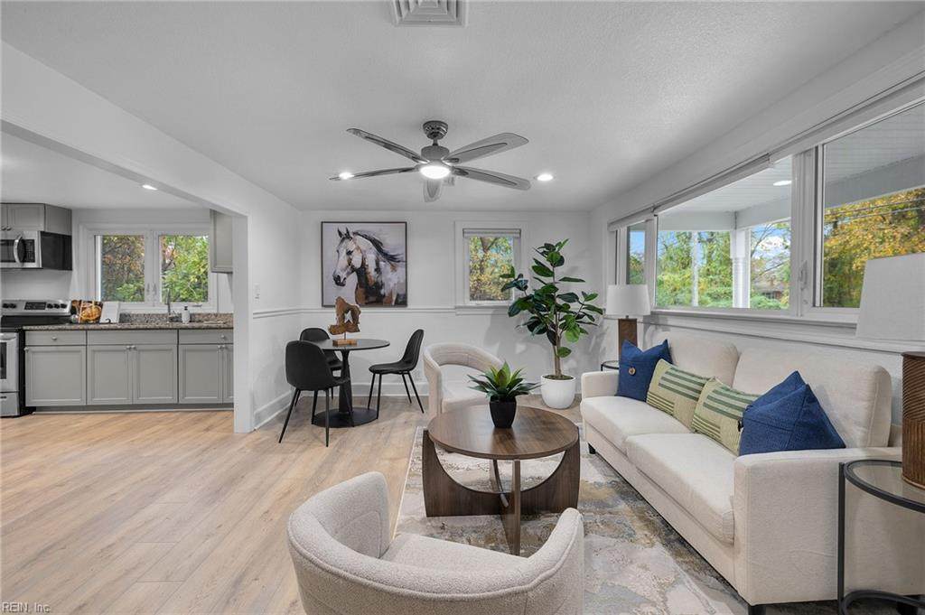 417 Hollywood Ave - Photo 1