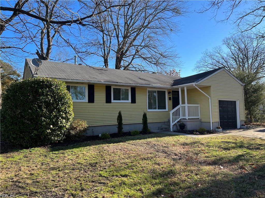 1300 Pineview Ave - Photo 1