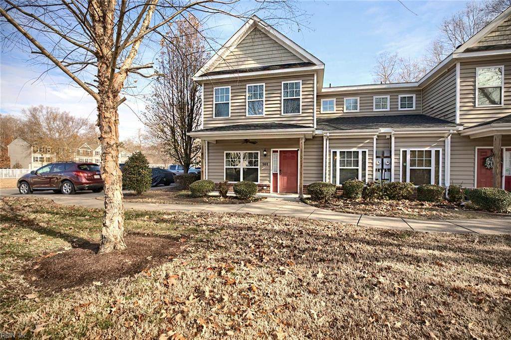 101 Lakeview Cv - Photo 1