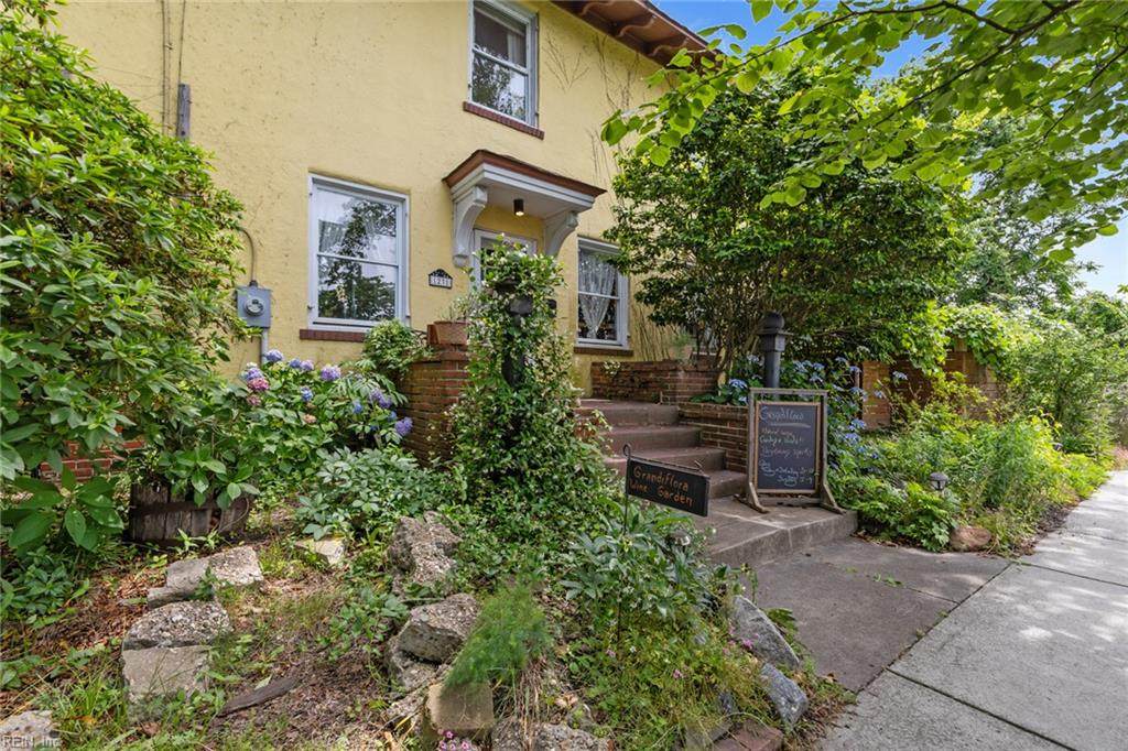 1231 Boissevain Ave - Photo 1