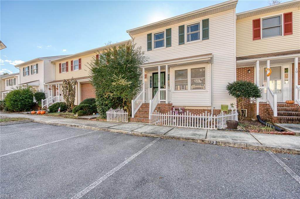 12 Bromley Dr - Photo 1