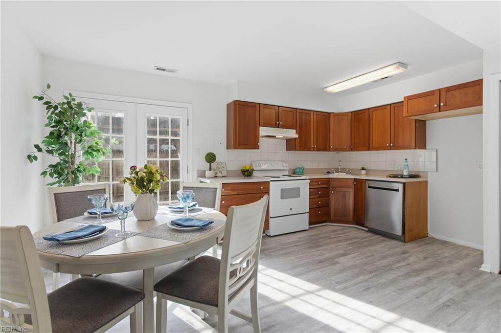 1043 Coastaway Dr - Photo 1