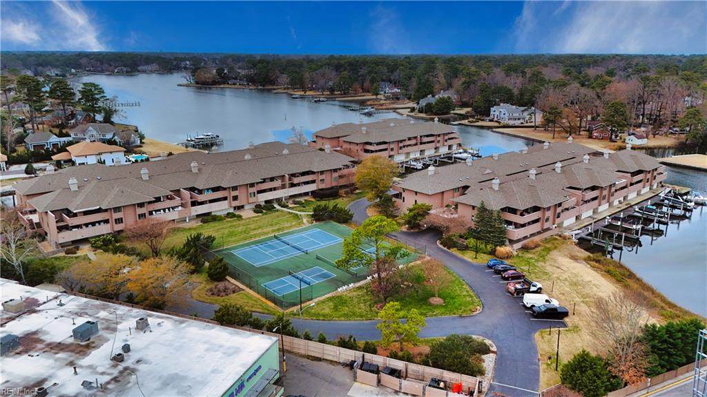 700 Oriole Dr - Photo 1