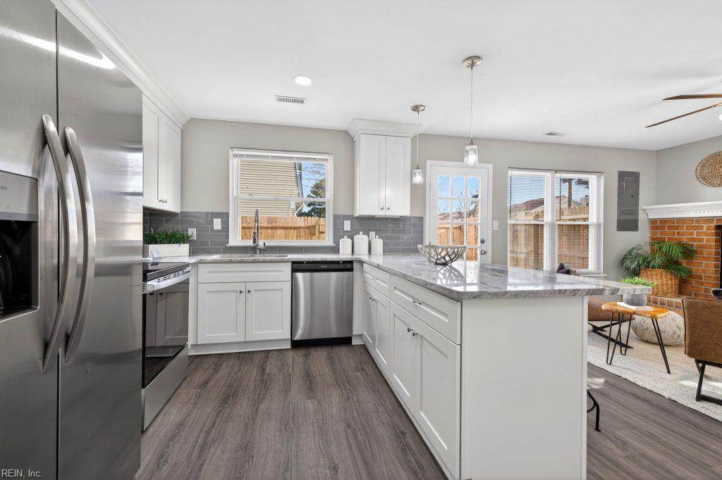 979 Smoke Tree Ln - Photo 1