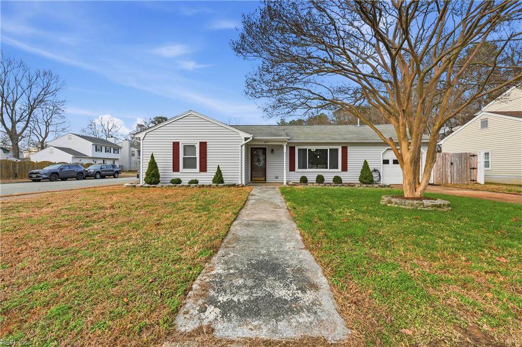 827 Winslow Dr - Photo 1