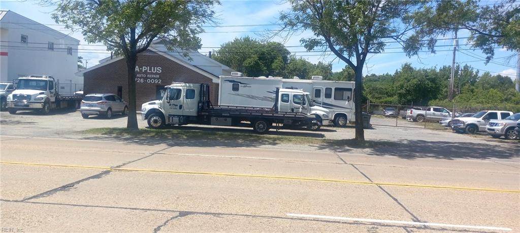 2512 Pembroke Ave - Photo 1